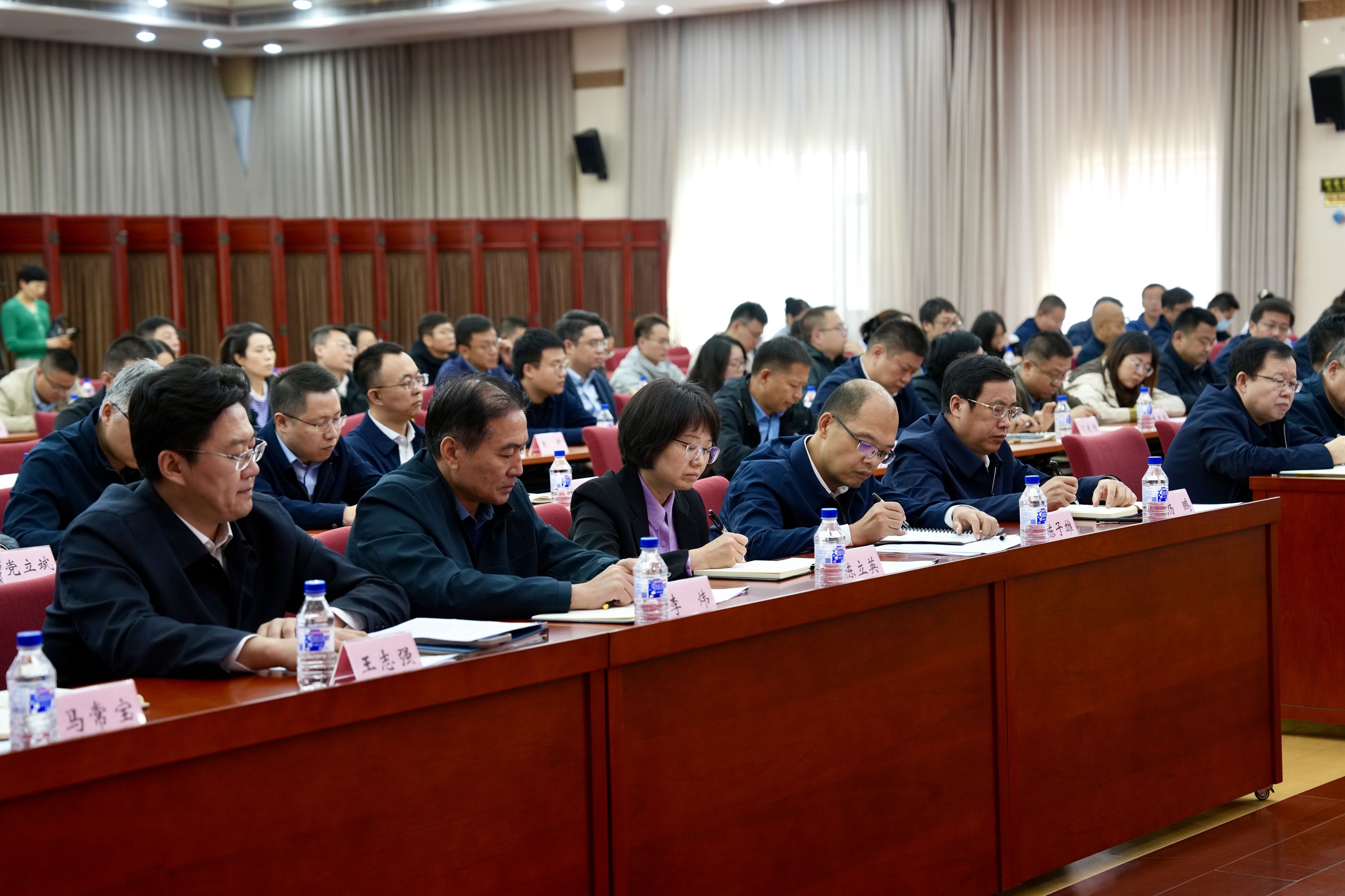 53aaa8f3-3288-4e1d-ad01-52a9725f2186 53aaa8f3-3288-4e1d-ad01-52a9725f2186