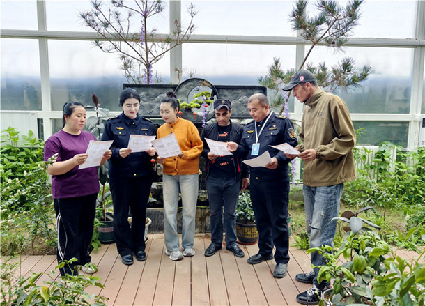 宣传《自治区促进民族团结进步条例》《中华人民共和国民族团结进步促进法》1